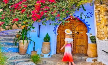 girl in chefchaouen